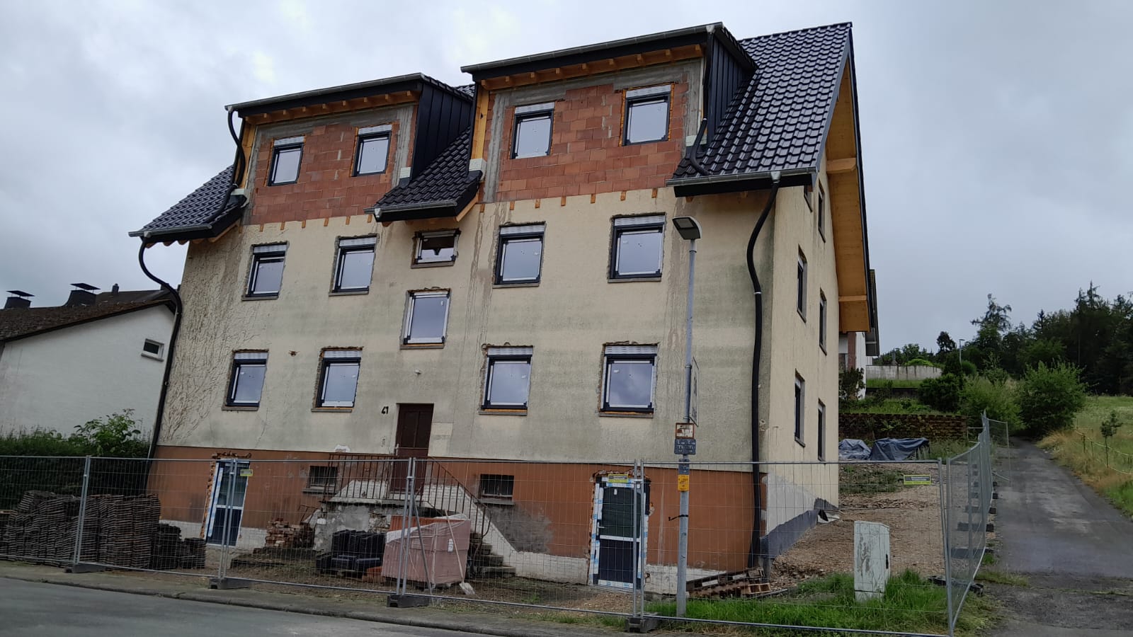 Stahlbeton- und Maurerarbeiten